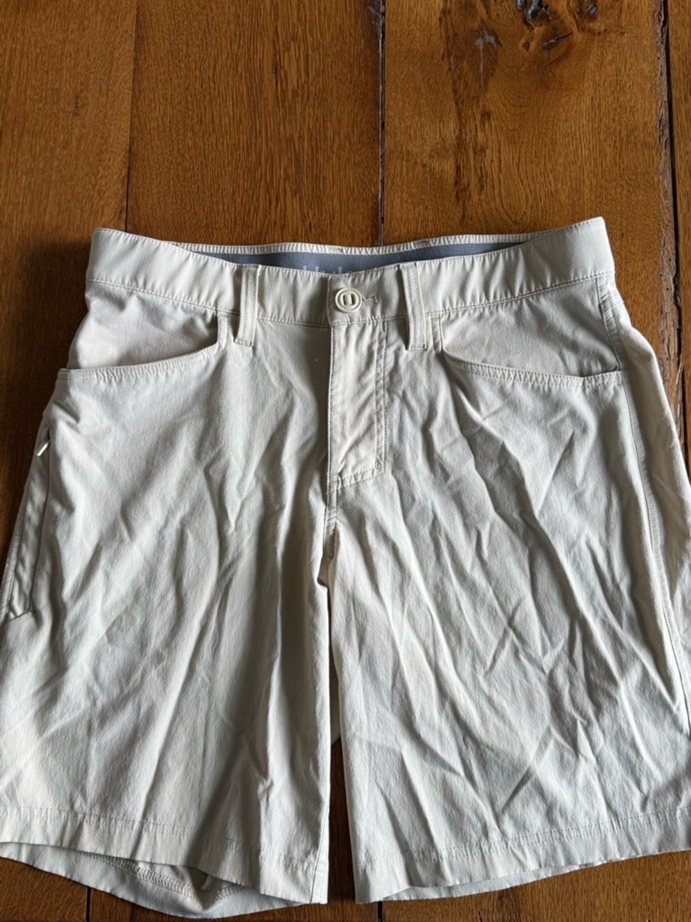 Huk Men's Light Cream Hybrid Shorts